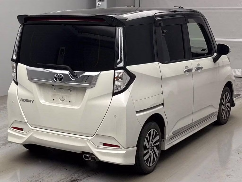 TOYOTA ROOMY