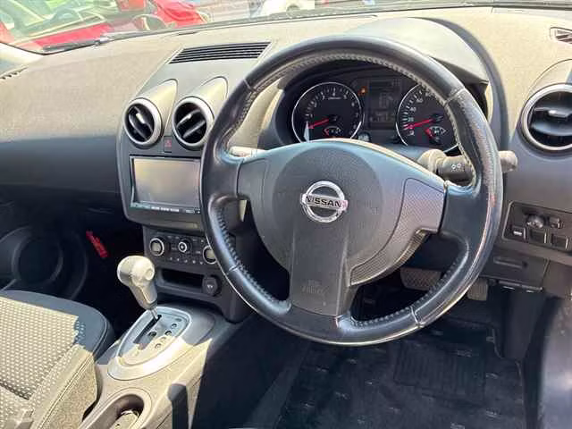 NISSAN DUALIS