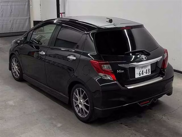 TOYOTA VITZ