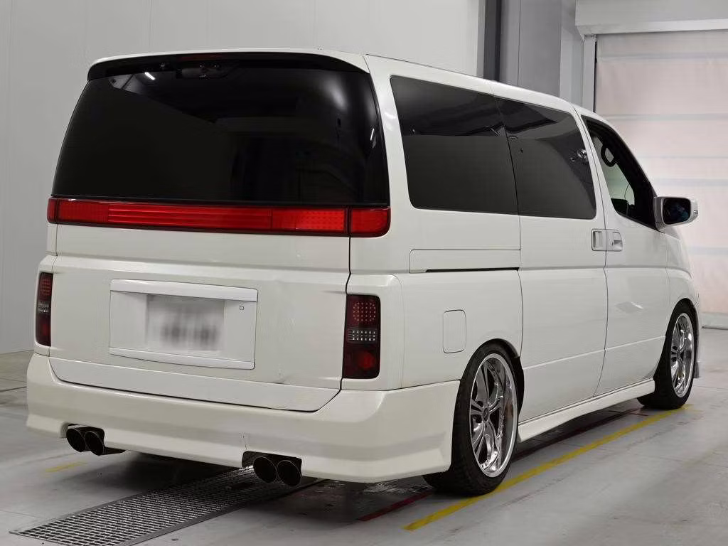 NISSAN ELGRAND