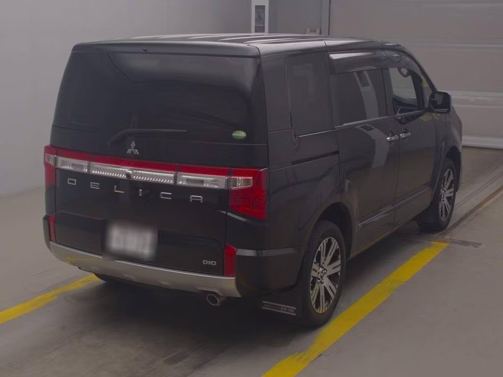 MITSUBISHI DELICA D:5
