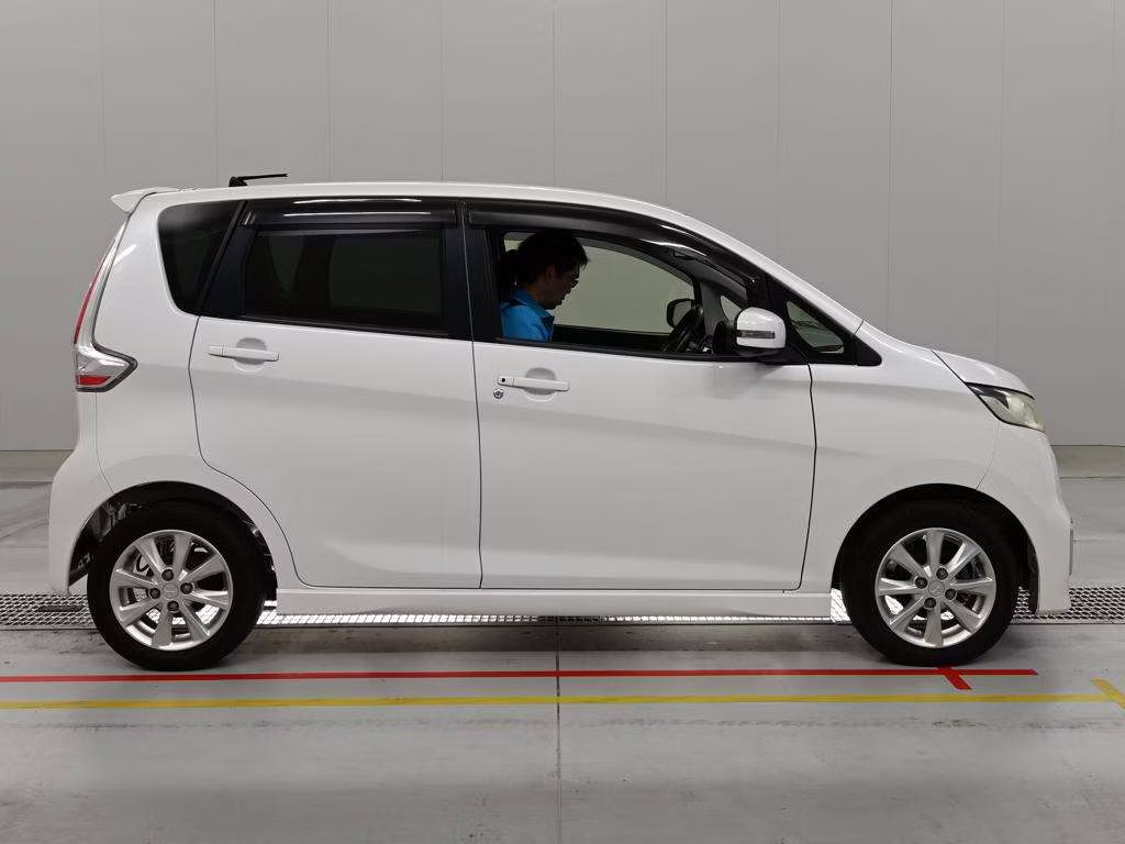 MITSUBISHI EK CUSTOM