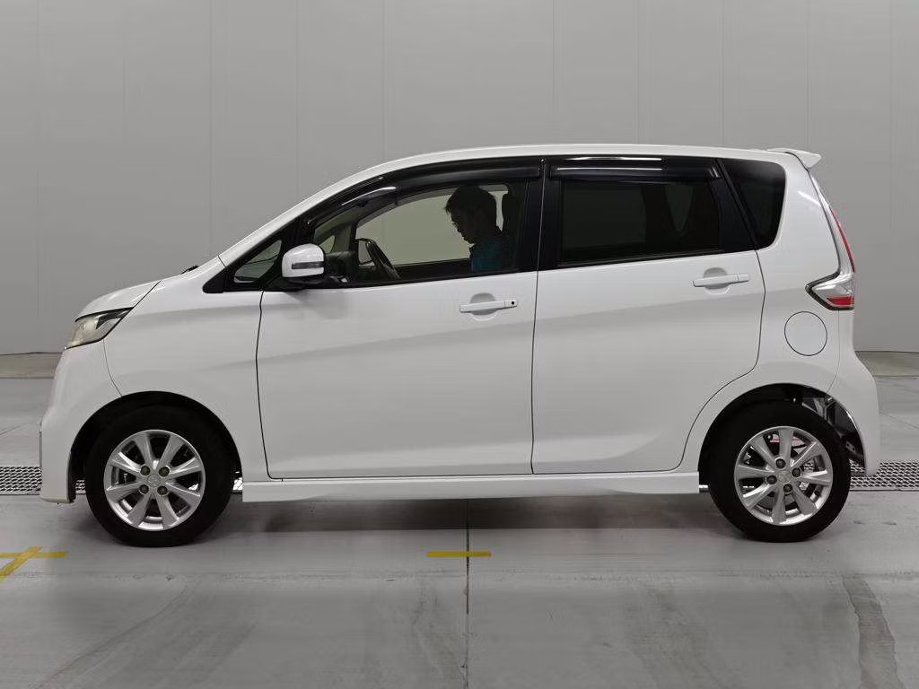 MITSUBISHI EK CUSTOM