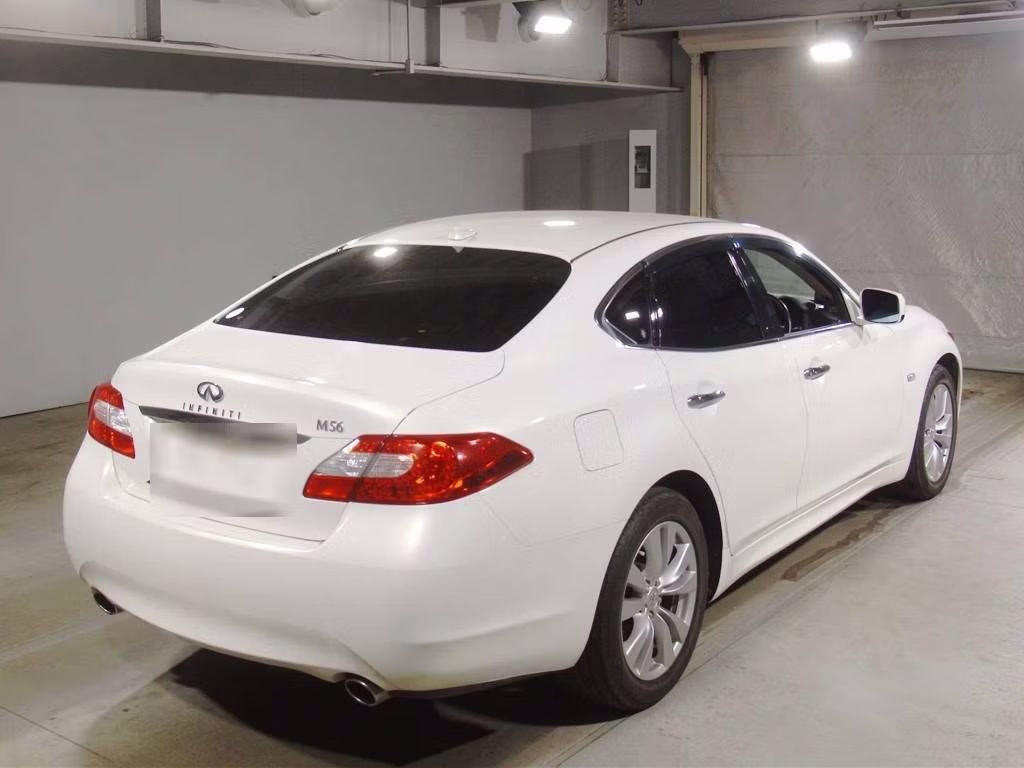 NISSAN FUGA