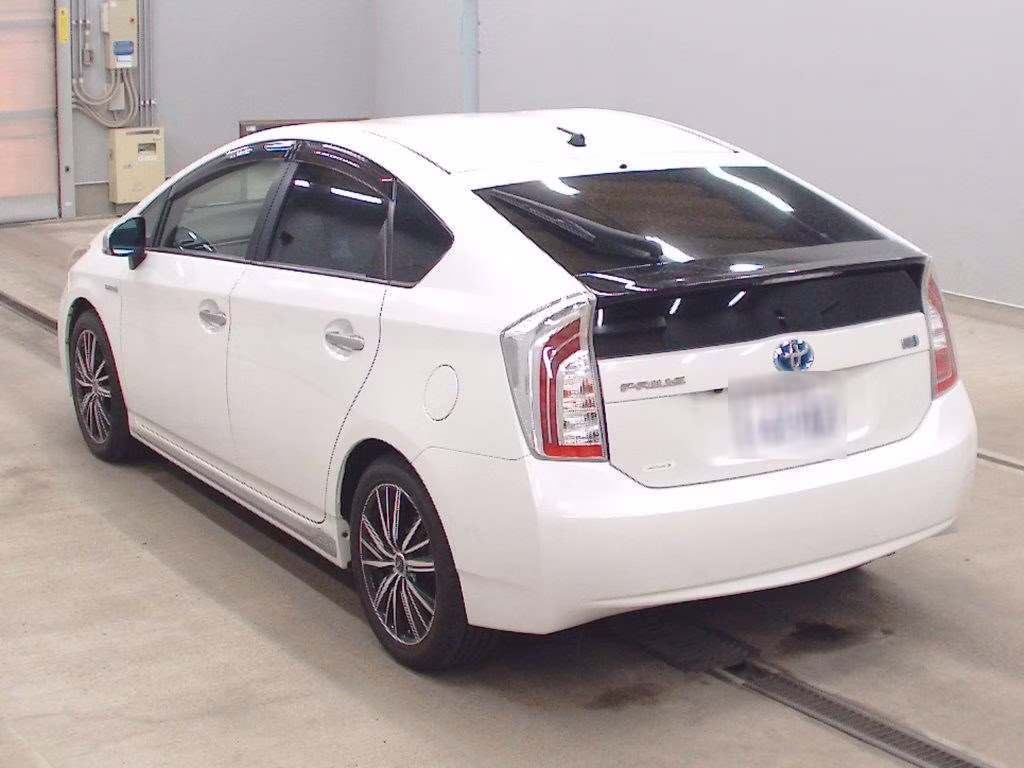 TOYOTA PRIUS