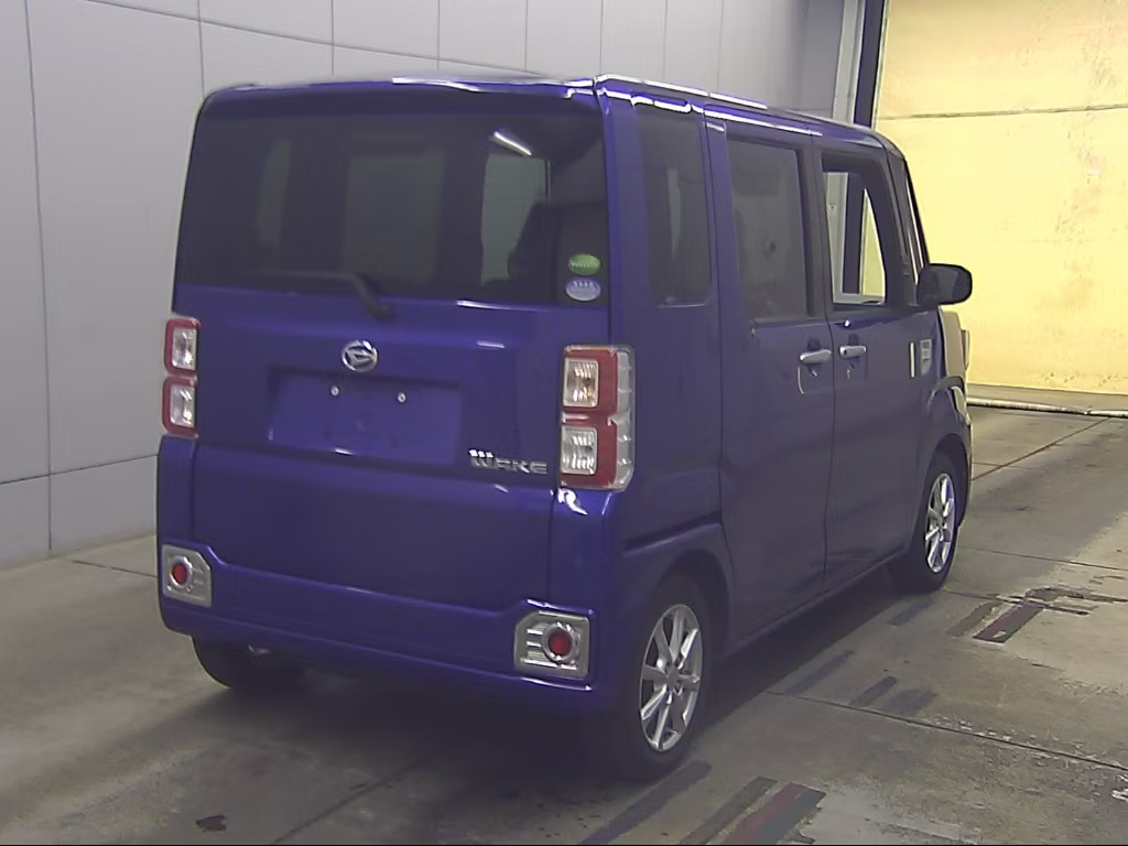 DAIHATSU WAKE