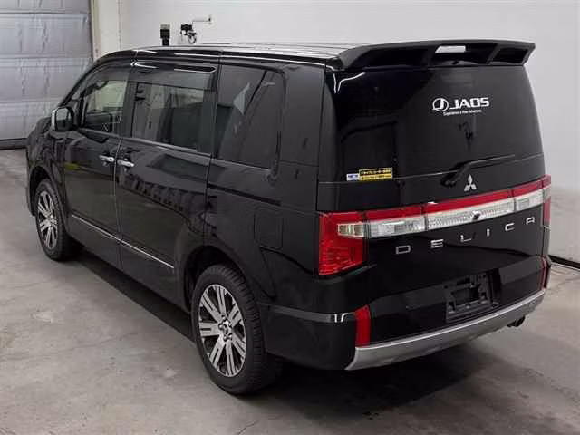 MITSUBISHI DELICA D:5