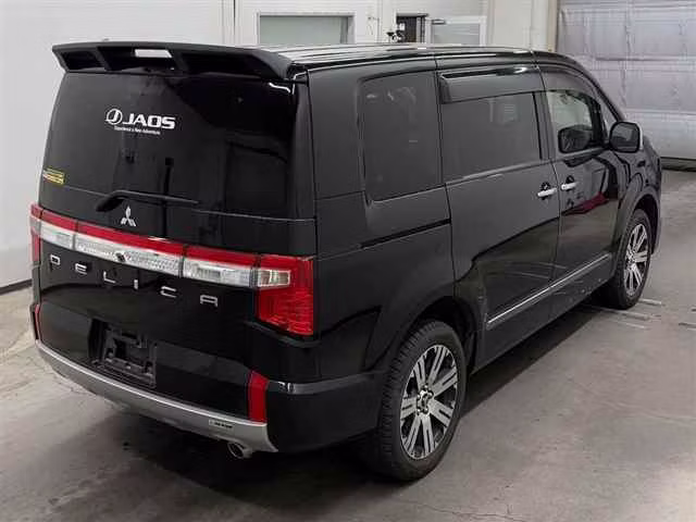 MITSUBISHI DELICA D:5