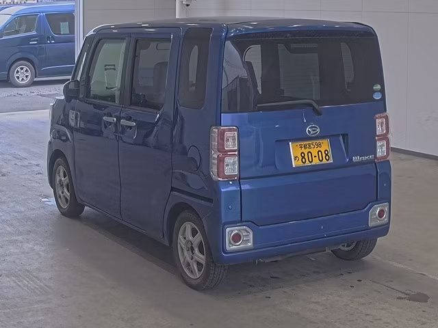 DAIHATSU WAKE