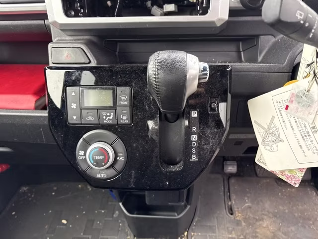 DAIHATSU WAKE