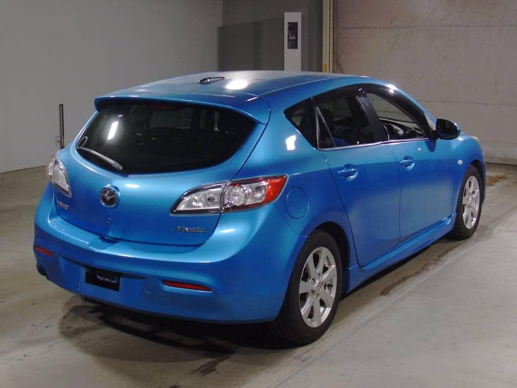 MAZDA AXELA