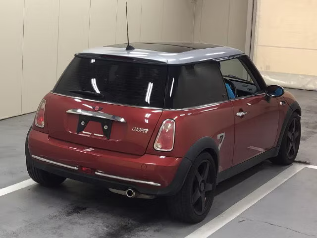 MINI HATCH
