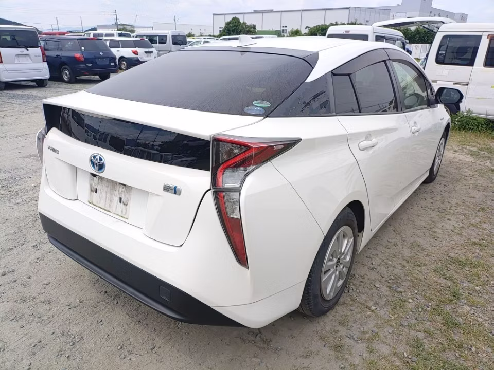 TOYOTA PRIUS