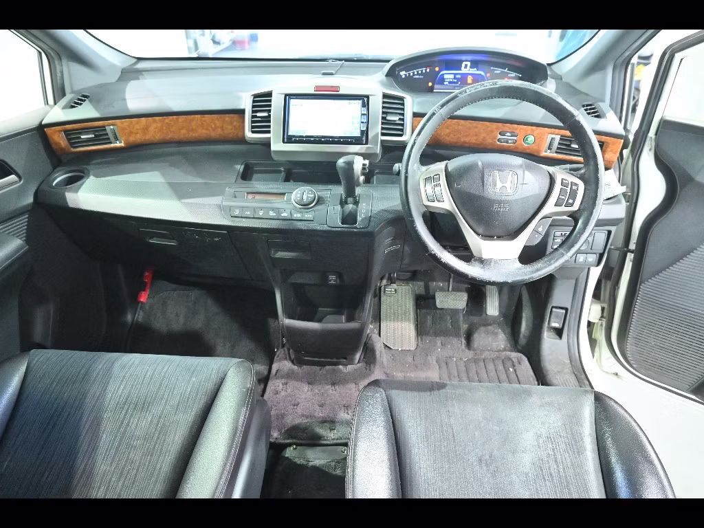 HONDA FREED SPIKE