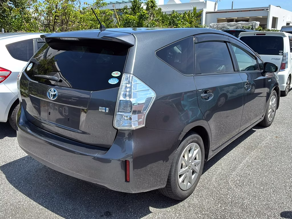 TOYOTA PRIUS ALPHA