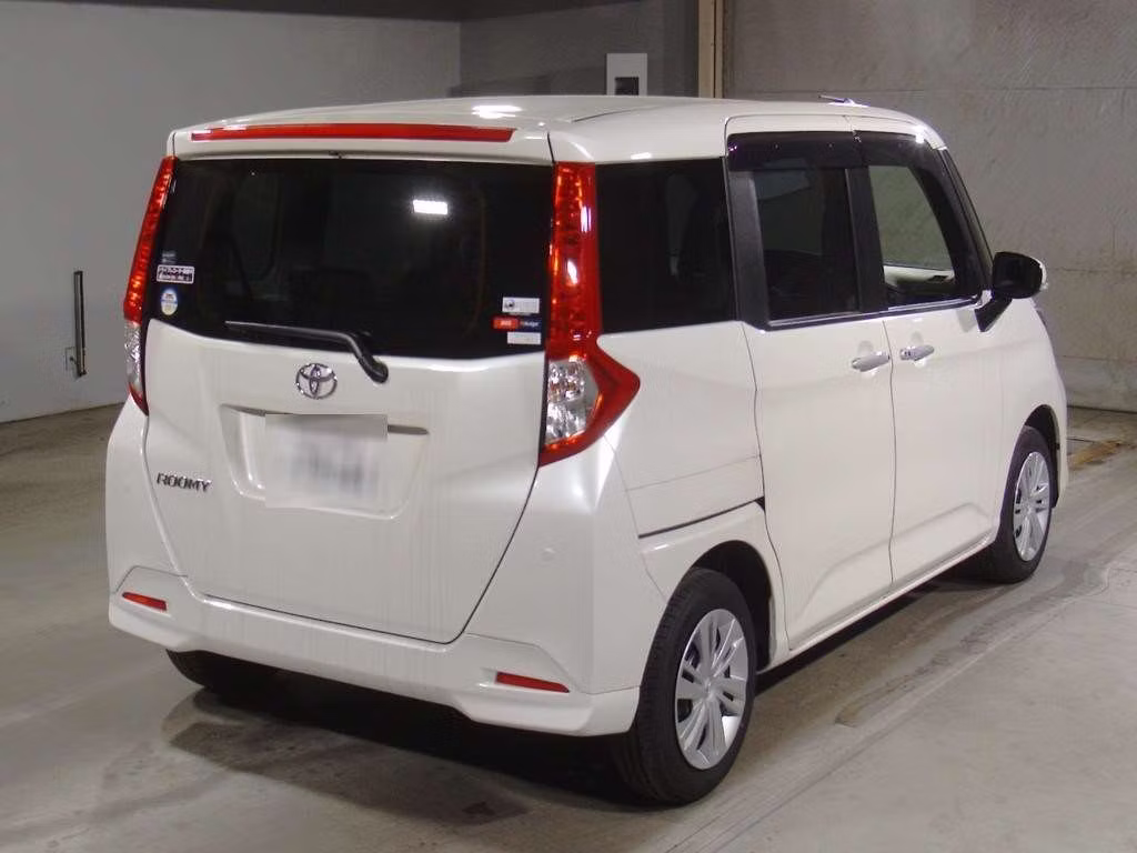 TOYOTA ROOMY