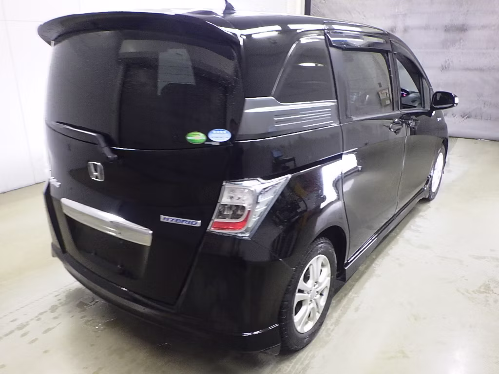 HONDA FREED SPIKE