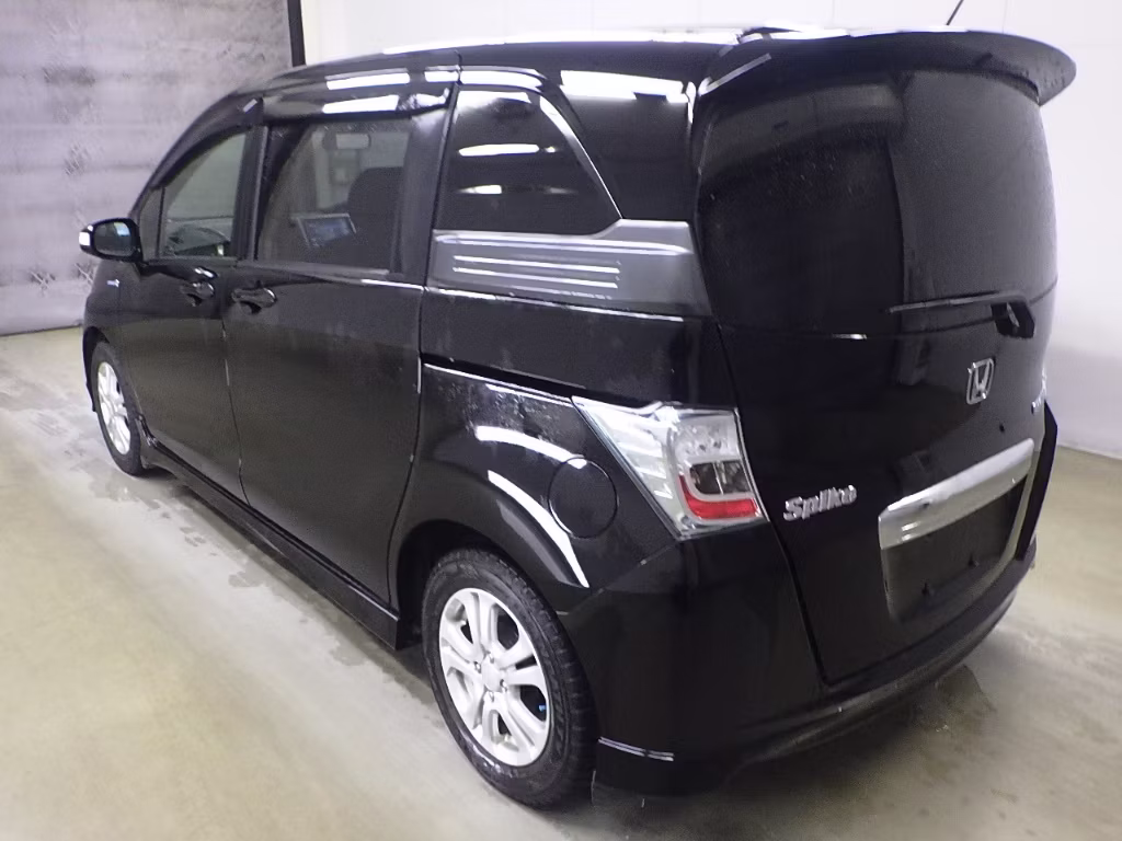 HONDA FREED SPIKE