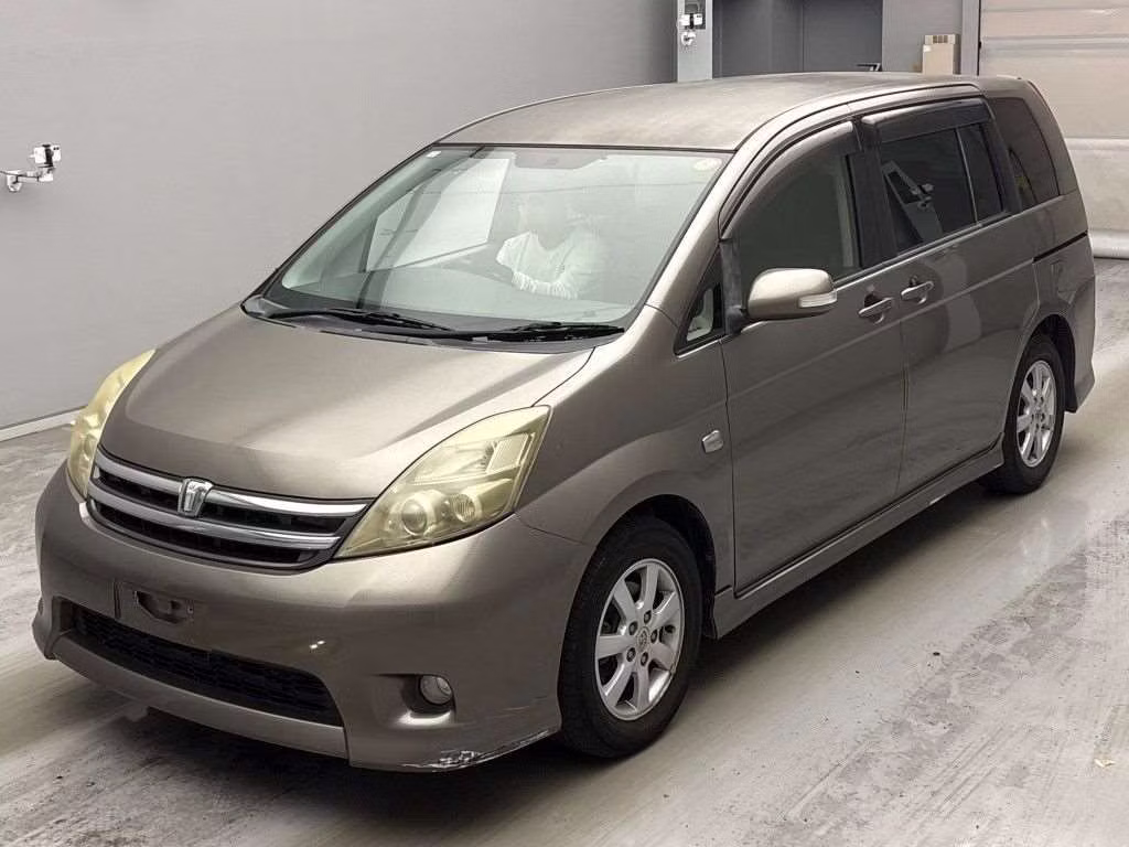 TOYOTA ISIS
