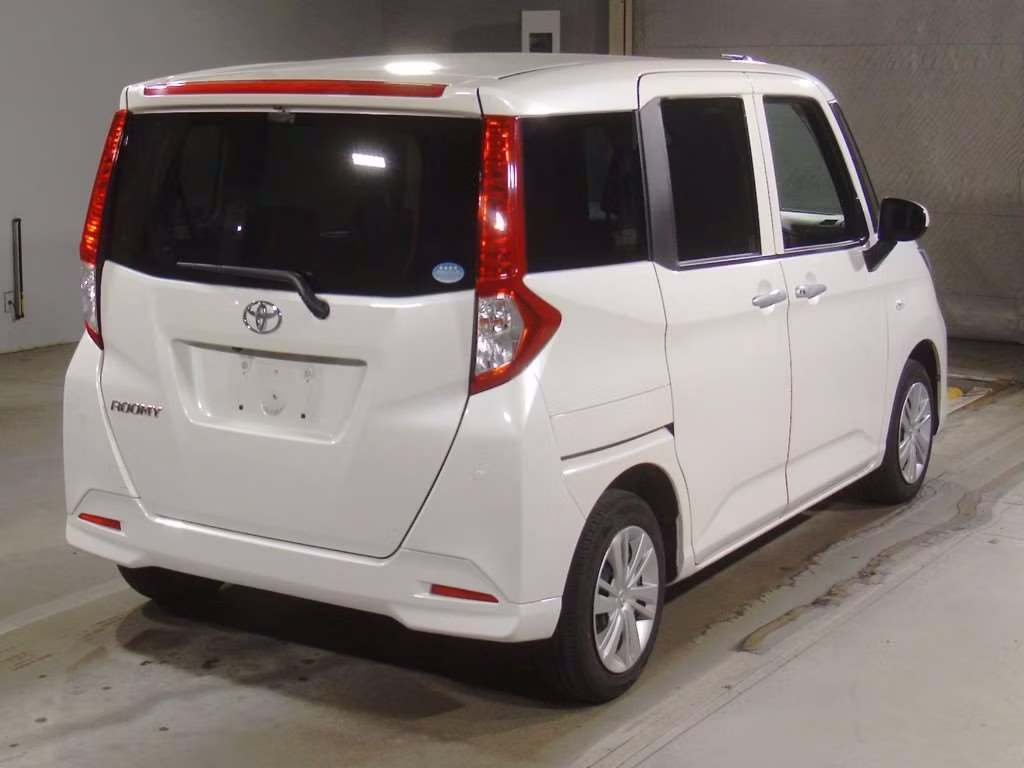 TOYOTA ROOMY