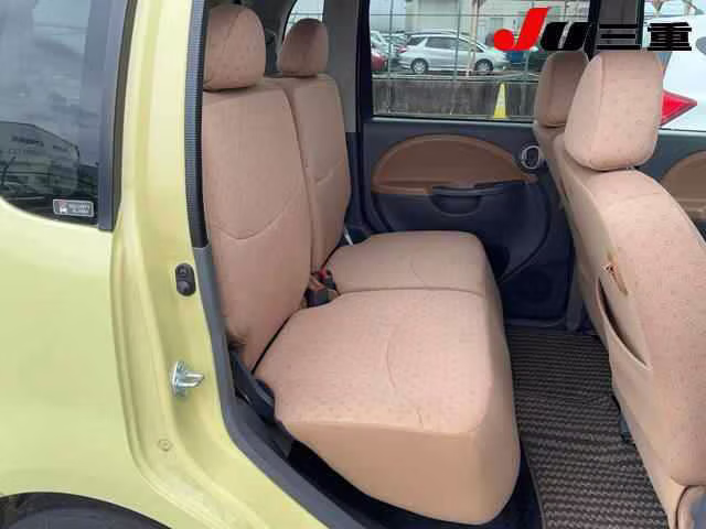 DAIHATSU MOVE LATTE