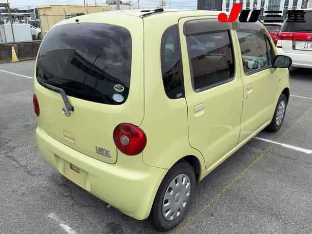 DAIHATSU MOVE LATTE