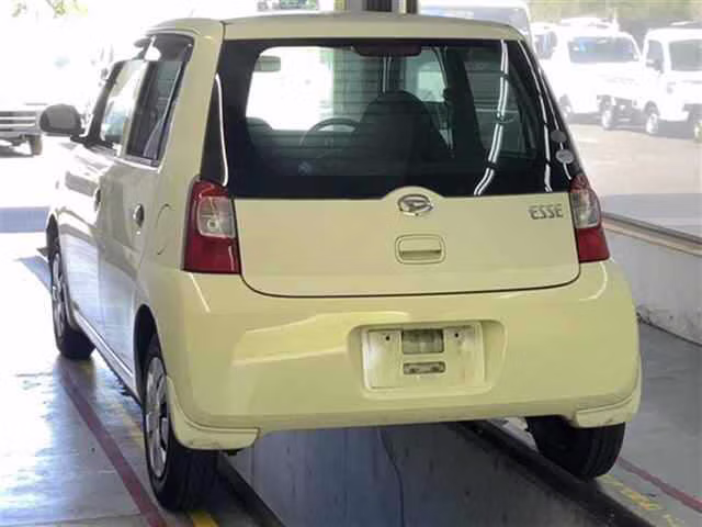 DAIHATSU ESSE
