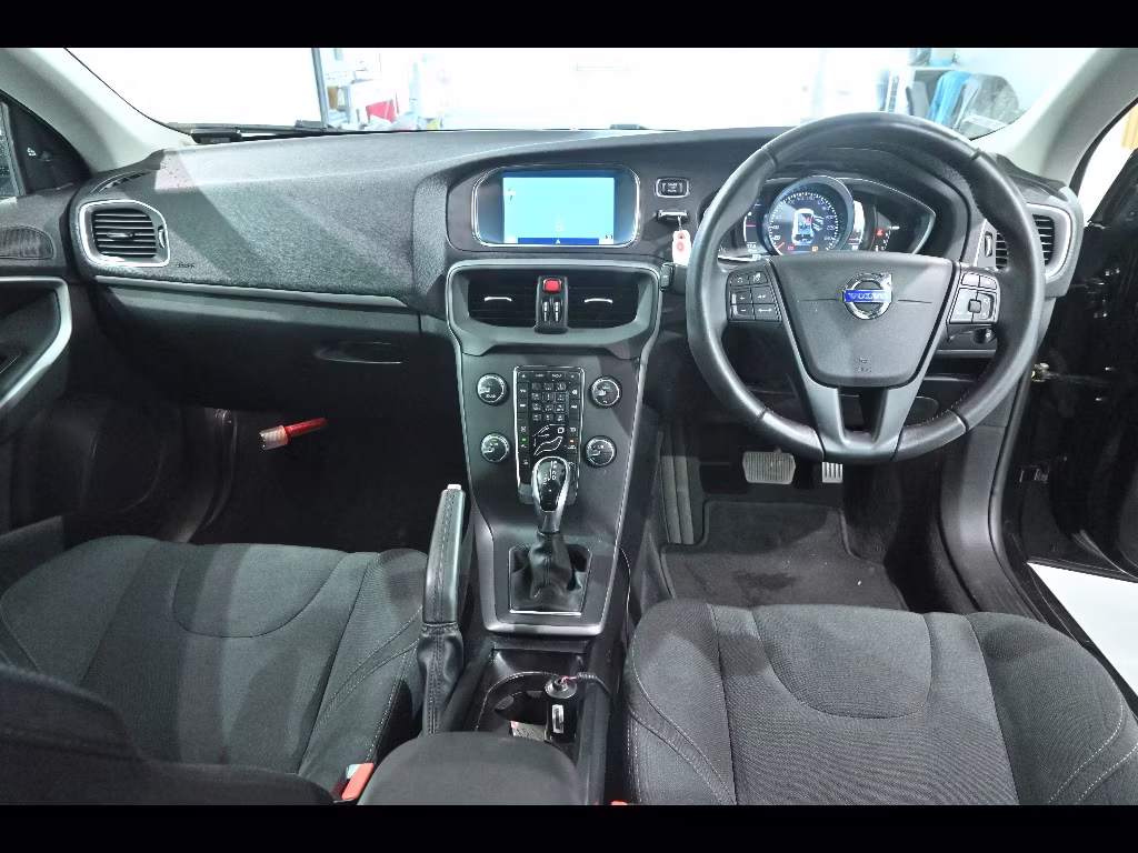 VOLVO V40
