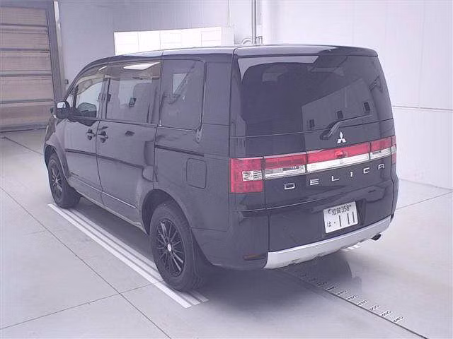 MITSUBISHI DELICA D:5