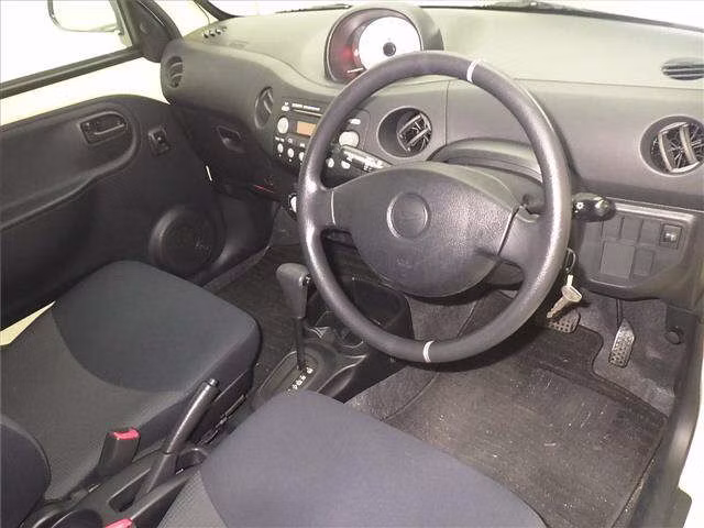 DAIHATSU ESSE