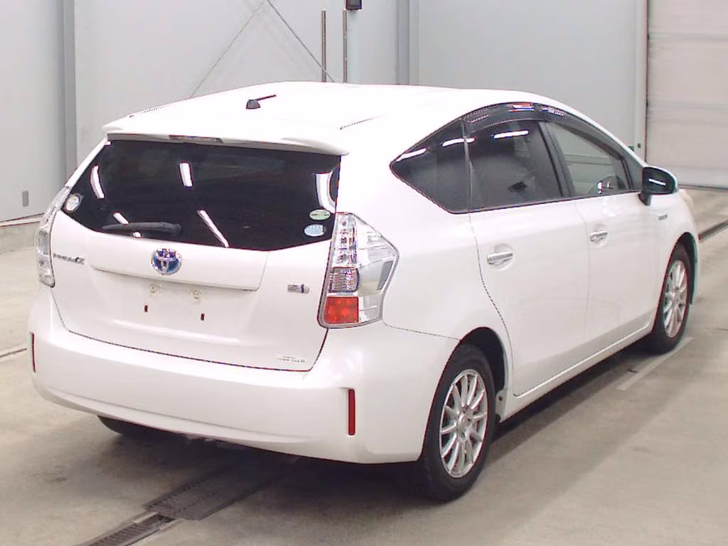 TOYOTA PRIUS ALPHA