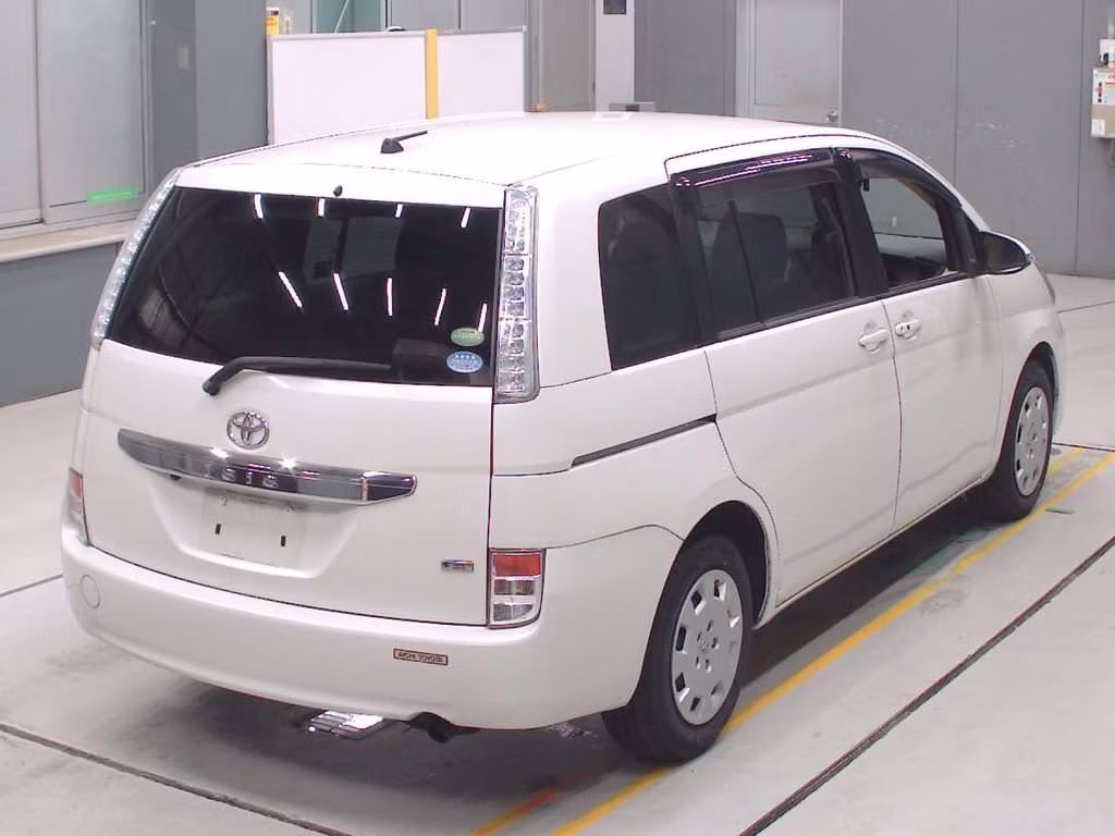 TOYOTA ISIS