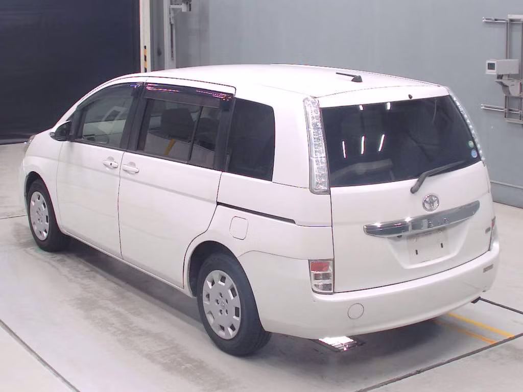 TOYOTA ISIS
