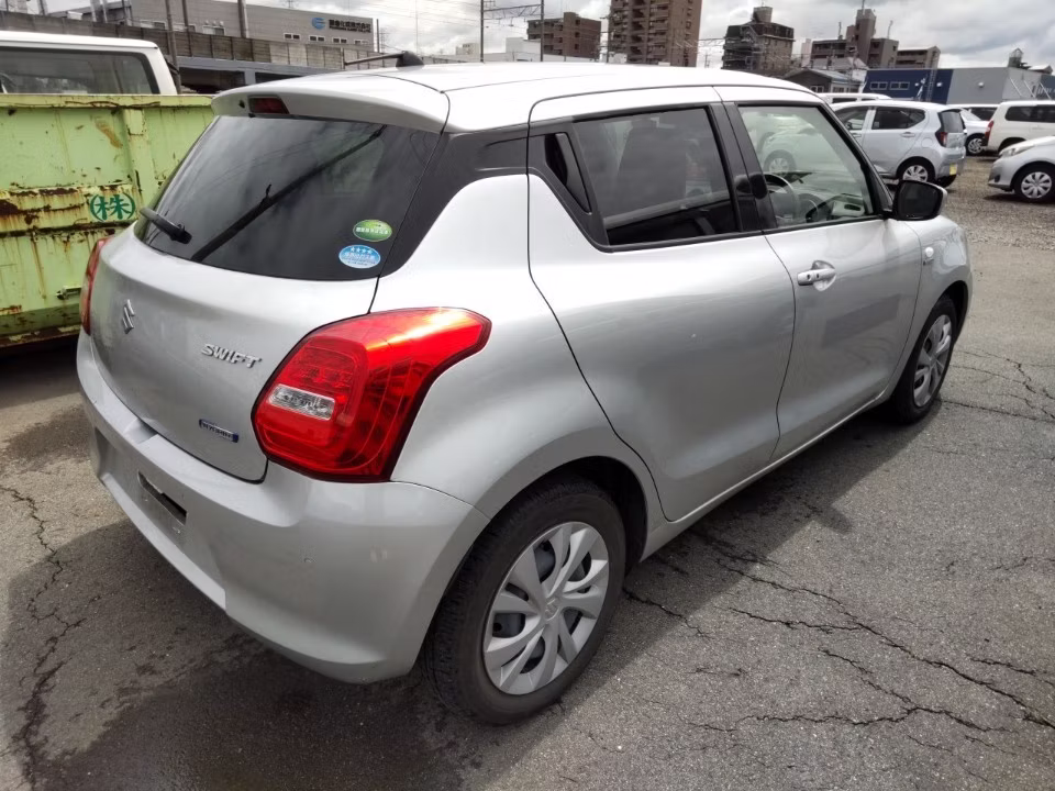 SUZUKI SWIFT