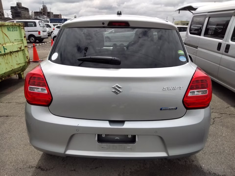 SUZUKI SWIFT