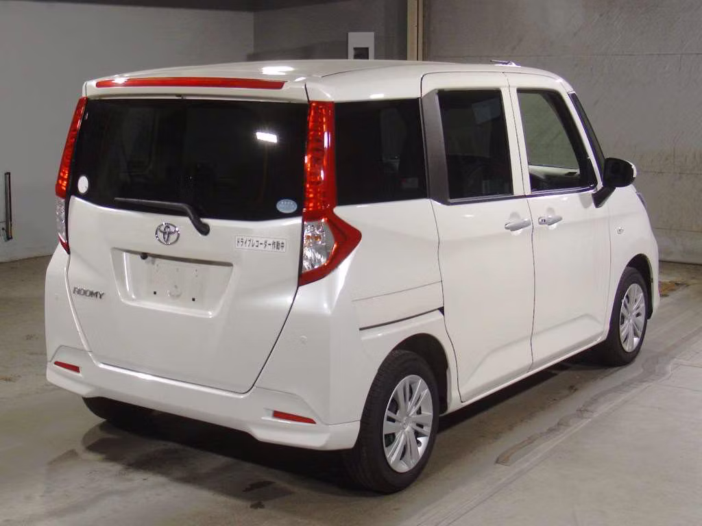TOYOTA ROOMY
