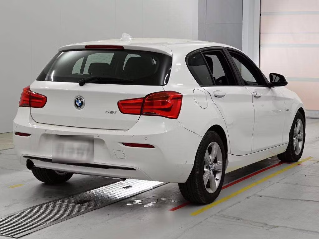 BMW 1-SERIES