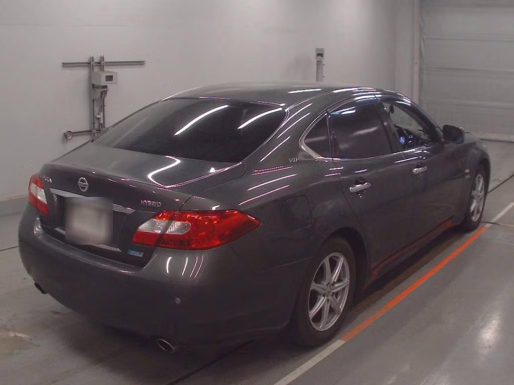 NISSAN FUGA