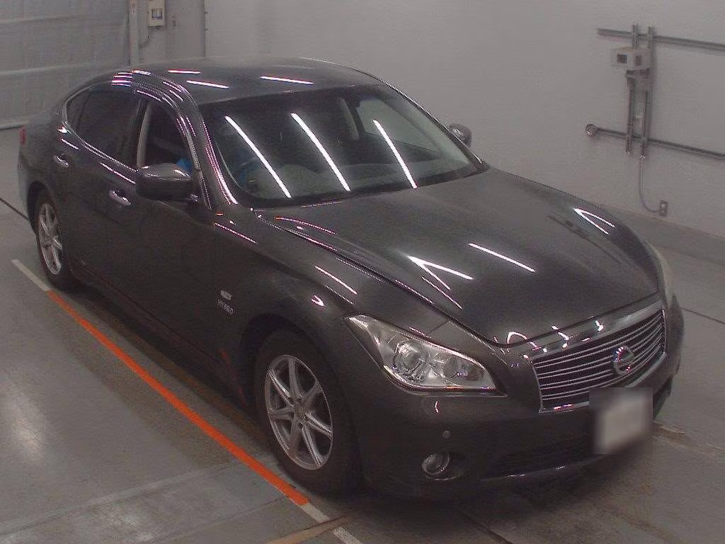NISSAN FUGA