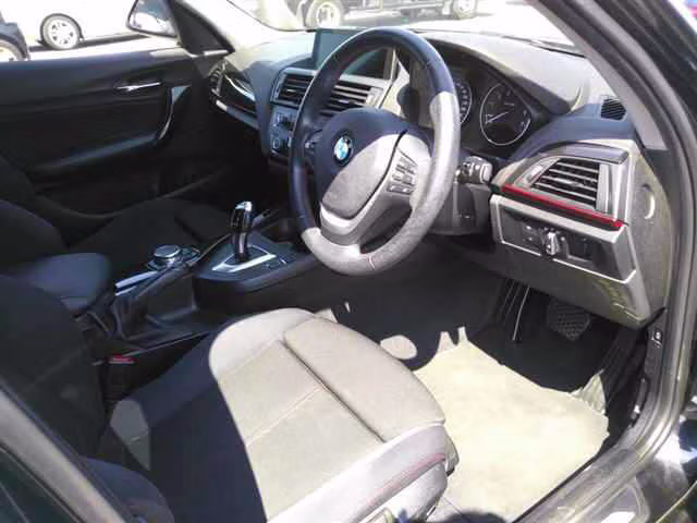 BMW 1-SERIES