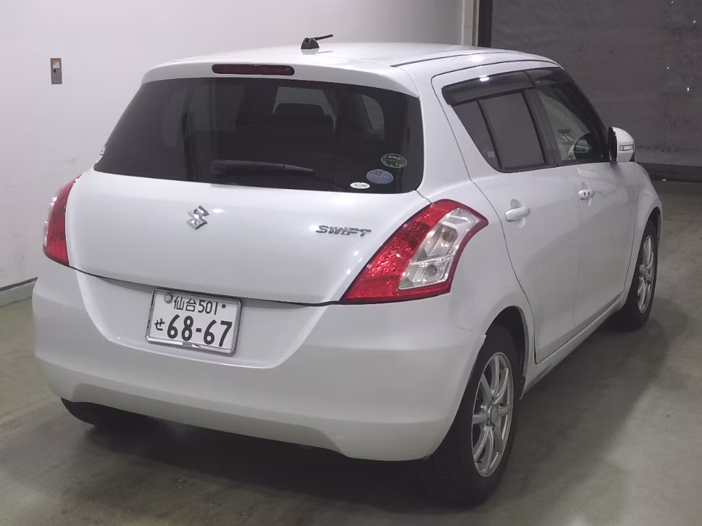 SUZUKI SWIFT
