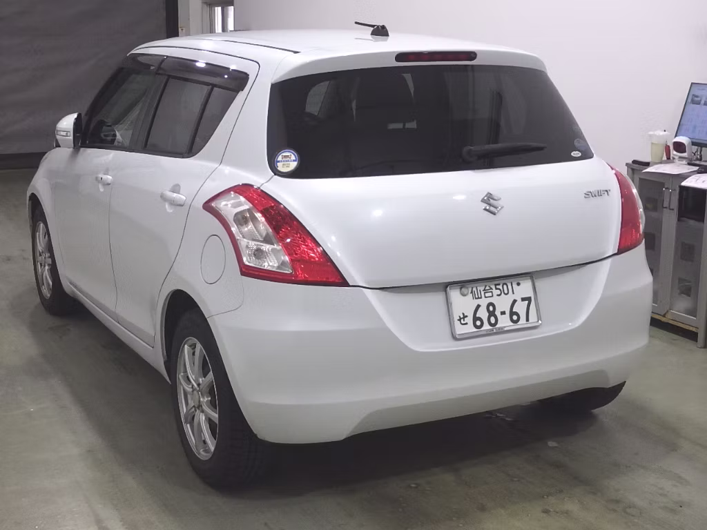 SUZUKI SWIFT