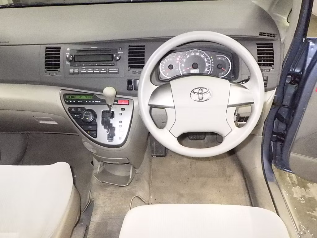 TOYOTA ISIS