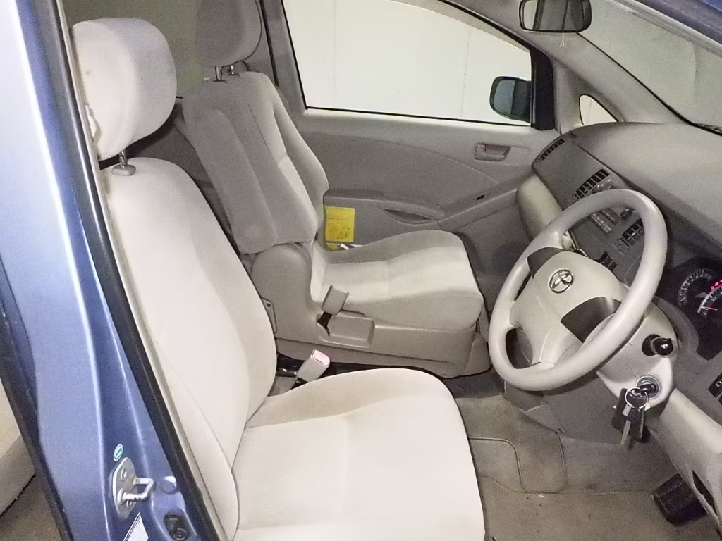 TOYOTA ISIS