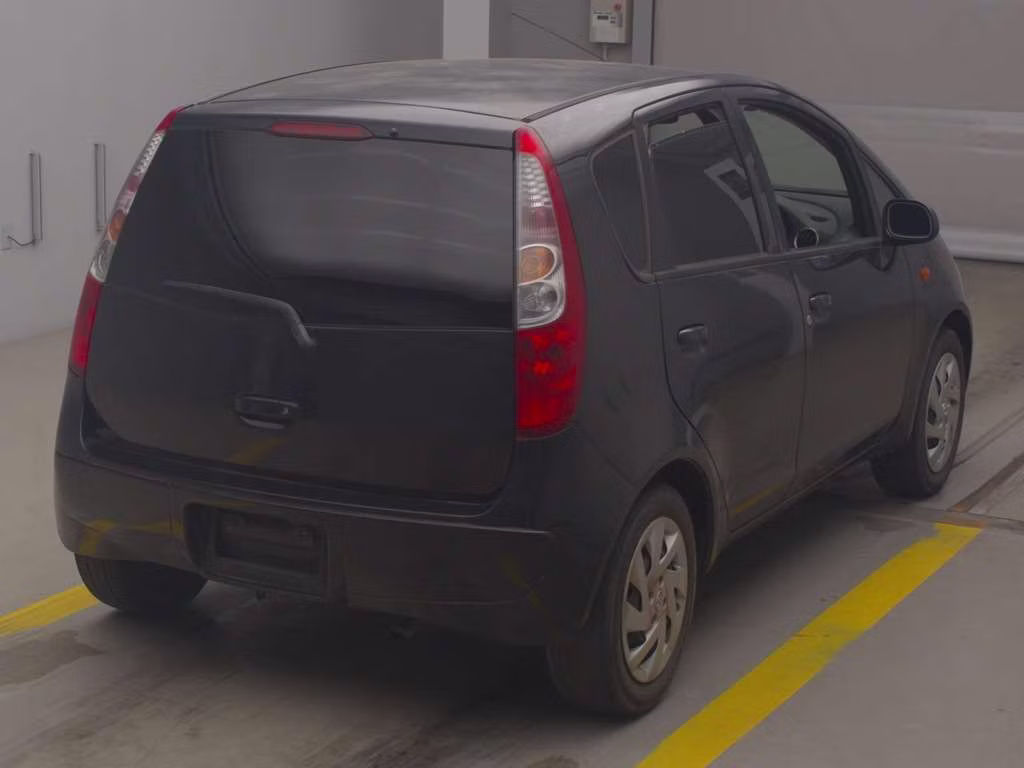 MITSUBISHI COLT
