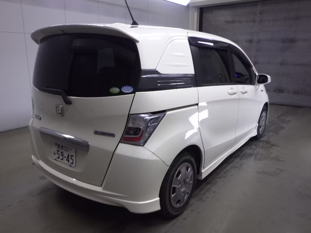 HONDA FREED SPIKE
