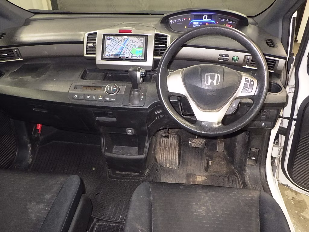 HONDA FREED SPIKE