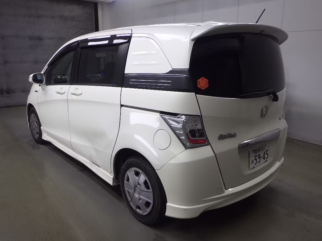 HONDA FREED SPIKE