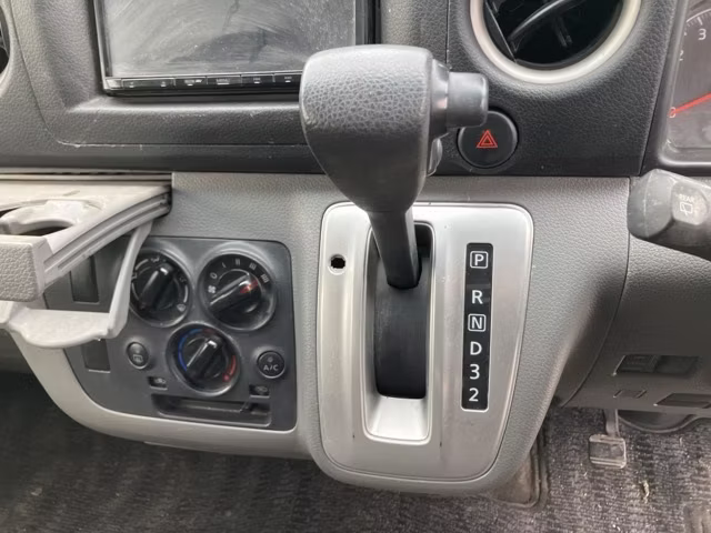NISSAN NV350 CARAVAN