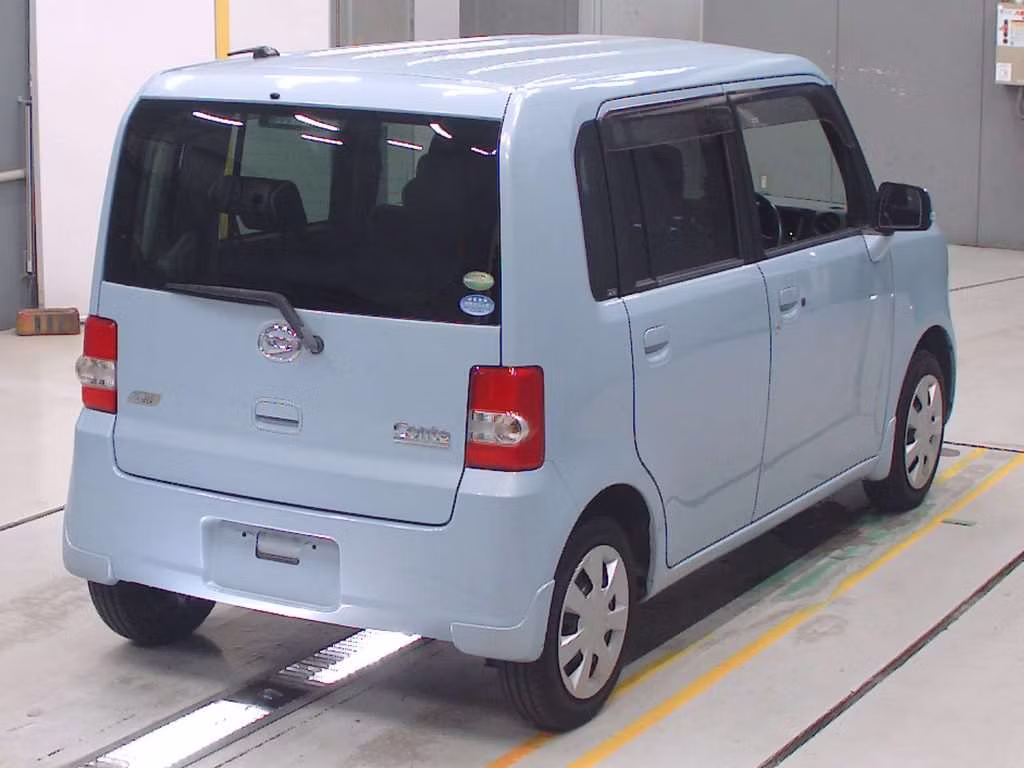 DAIHATSU MOVE CONTE